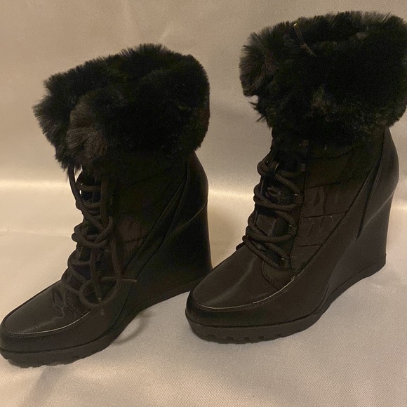 Black wedge boots with fur never worn - Picture 3 of 9